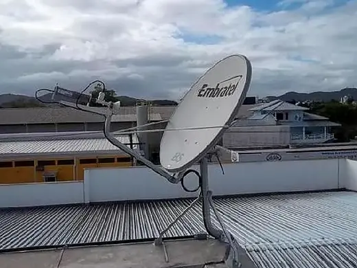 Rack indoor — instalação VSAT NOOP